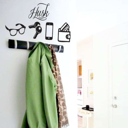 Husk - Wallsticker